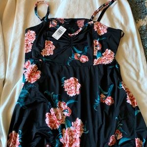 TAGS ON, NEVER WORN PLUS SIZE TOP!